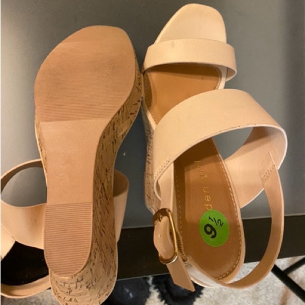 Wedge sandals